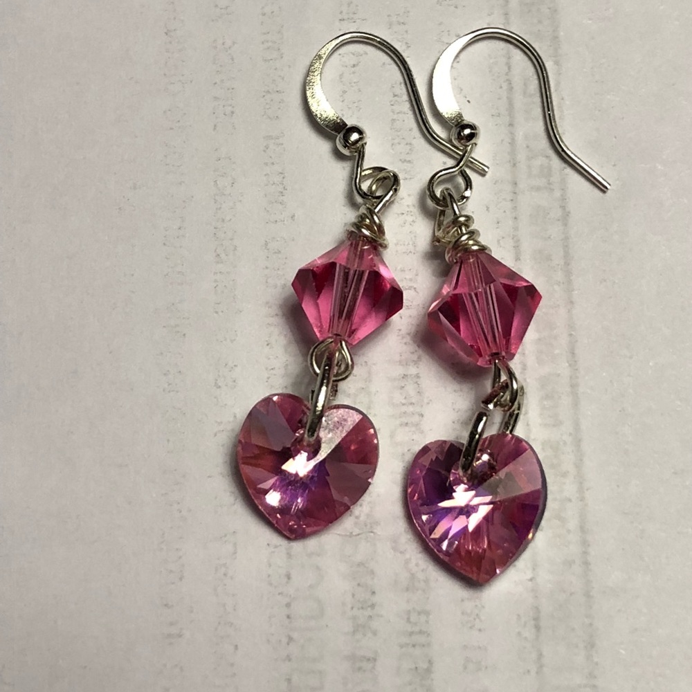 Sparkly pink w swarovski crystal heart earrings!